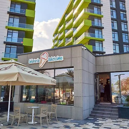 Summer Memories N Pools