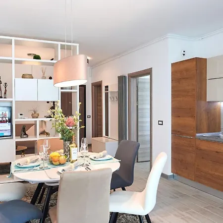 Summer Memories N Pools * Năvodari