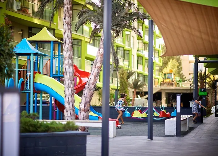 Summer Memories N Pools *