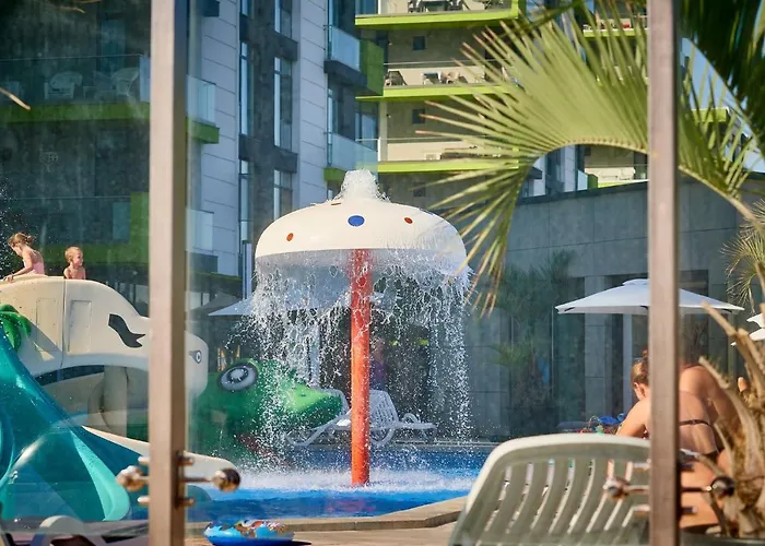 Summer Memories N Pools Năvodari